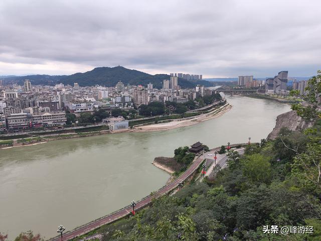 爬宜宾白塔山，东山之巅俯瞰三江美景，古城墙曾留下抗蒙故事