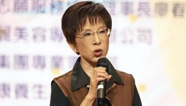 回台即抓捕？洪秀柱专机落地，国台办阐明立场，民进党只能照办！