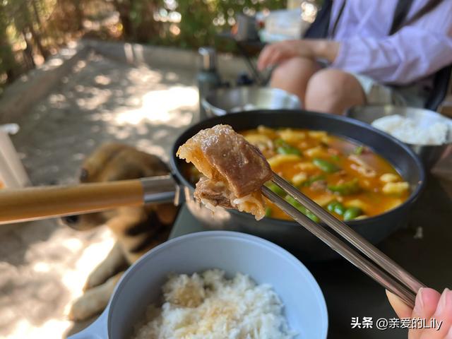 215公里续航的五菱马卡龙，从广西去新疆，旅行52天要花多少钱？