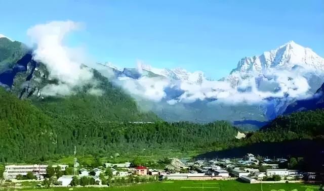 拉萨1小时直达！1500年悬崖寺庙扎叶巴寺，才是灵魂净地