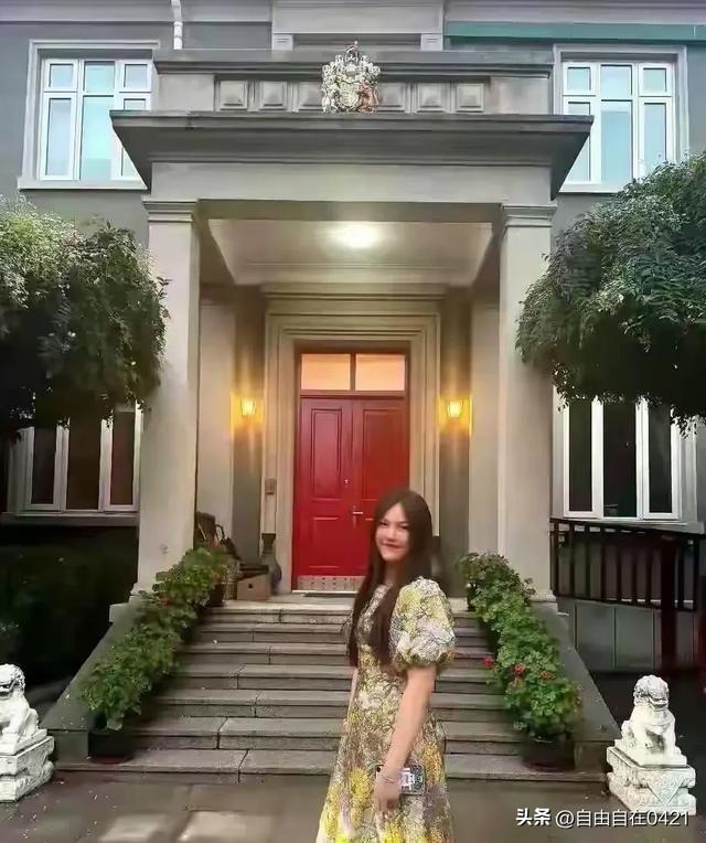 李湘在平台晒自家北京小院，大到让网友以为是景区，真的太有钱了