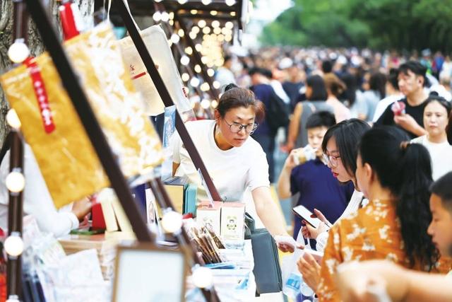 电影可观，非遗可赏，市集可逛，“新民向新·消夏艺术季”重新定义长春夜生活