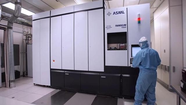 都反水了！ASML、荷兰光刻机供应商相继宣布，外媒：事情闹大了