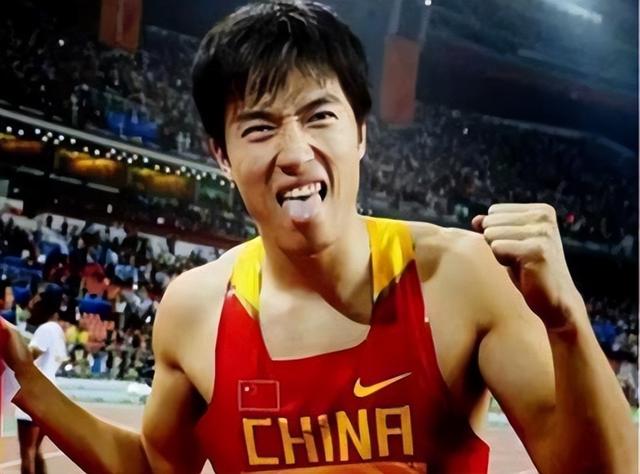 42岁刘翔现状：与妻子感情稳定，长期在国外旅游，靠终身合同吸金