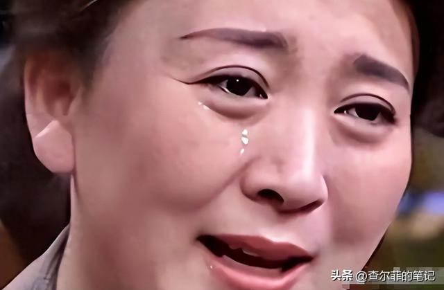 道歉不到24小时	，闫学晶再迎三大噩耗，她儿子可能30万都赚不到了