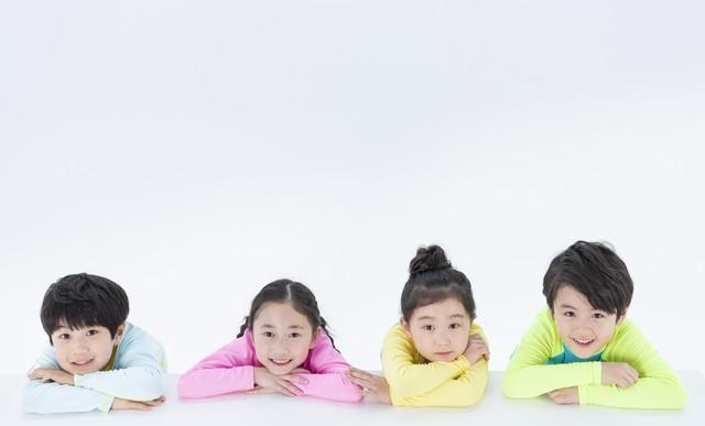 如果孩子的颜值高过你们夫妻两人；他未来很可能比你全家都要养眼
