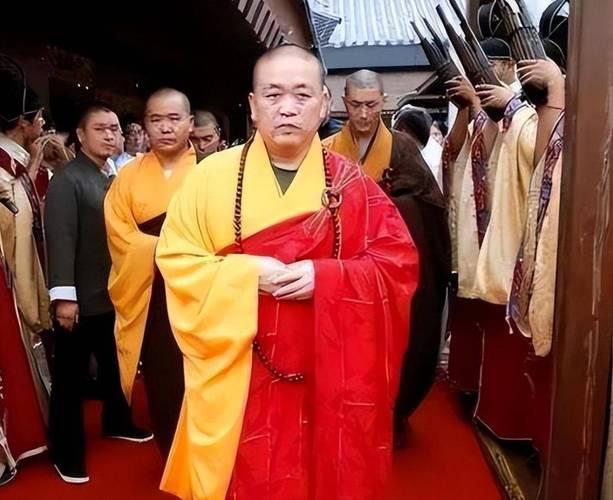 少林寺方丈释永信被查！转移股份至情人名下，4.5亿合同被爆出