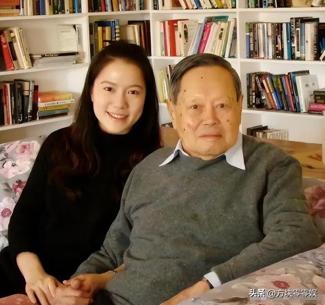 杨振宁家庭情况曝光：三个儿女无人继承物理学，与翁帆关系也很好
