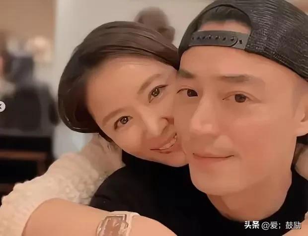 好幸福的一家，女儿像妈妈，颜值太好了，好叫人羡慕