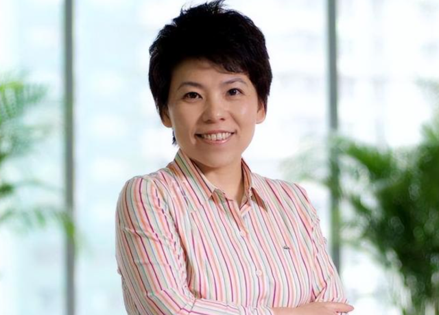 败光20亿、向洋人下跪、国籍问题，邓亚萍身上的标签到底是真是假