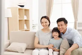 金镯赠母遭弟媳转手，我追讨反成娘家罪人？真相如何？图片