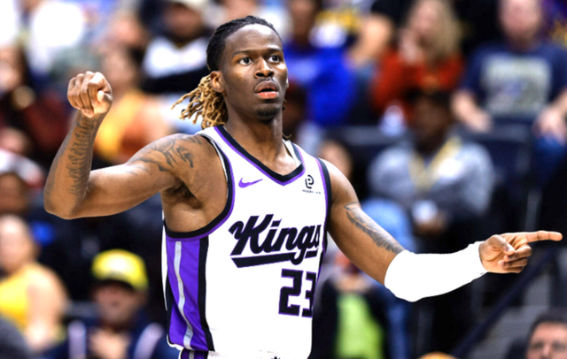 3连败！3.9亿豪阵要散了！商讨3方交易逆转乾坤，追冠军后卫冲冠