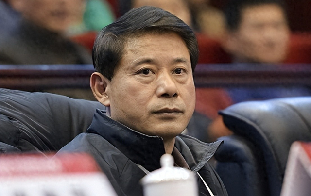 毁了王治郅，逼姚明退役，他凭一己之力让中国篮球倒退了二十年！