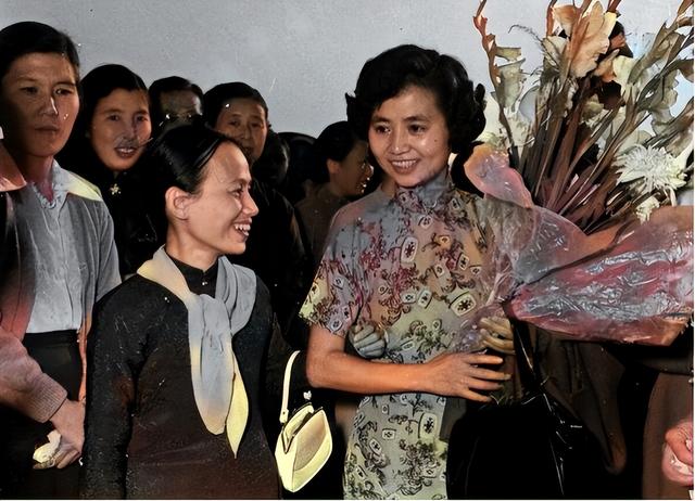 陈毅夫人张茜颜值高有才华，41岁与周总理合影，遗憾52岁英年早逝