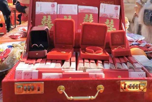 凭啥力工梭哈定律能刷屏？它聊彩礼不骂女性，体面人终于敢开口了
