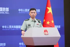 【双语】国防部：中方坚决反制菲方升级事态的危险行径图片