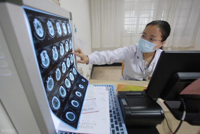 身体这4处疼痛，是胰腺癌对你的最后警告！别再当成腰肌劳损