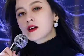 40岁唐艺官宣恋情，男方疑榜一大哥，两人互动多年，徒弟称其师公图片