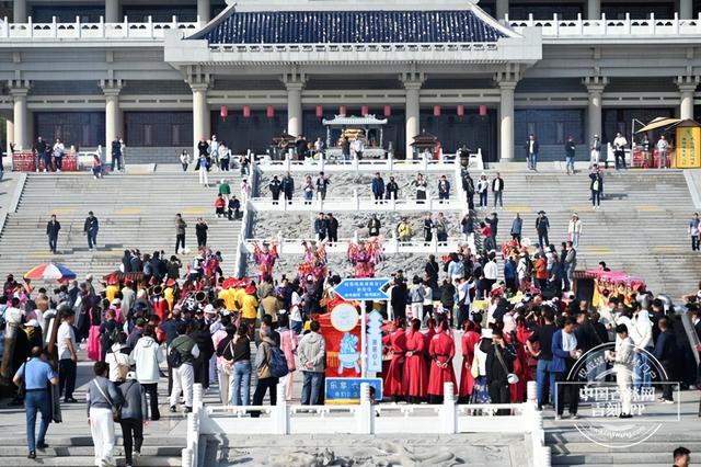 六鼎秋色醉游人 朱果飘香邀客来2025六鼎山朱果游园会启幕