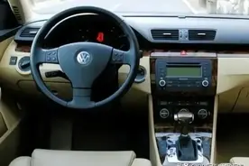 大众迈腾中控内饰进化史，经不经典我不管，看你喜欢哪一款！图片