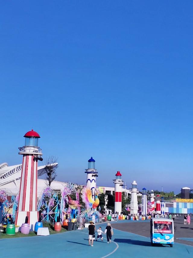 黄岛的天和海蓝得惊人