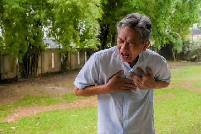 医生发现：能活过75岁的心梗患者，大多在确诊后，做了这3件事