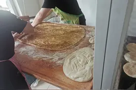 不以为耻，反以为荣，这帮大妈做事太不顾脸面。图片