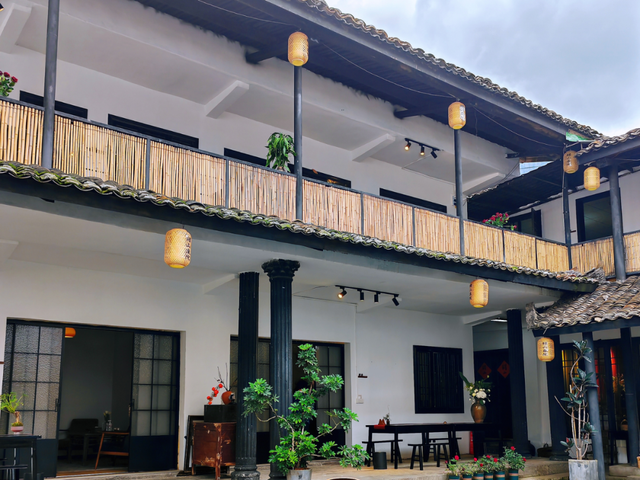 乡游黔中 · 盘州市 莫西里社区丨当云海漫过高原，彝寨烟火遇清凉