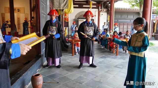 建水迎来暑期旅游“热潮”