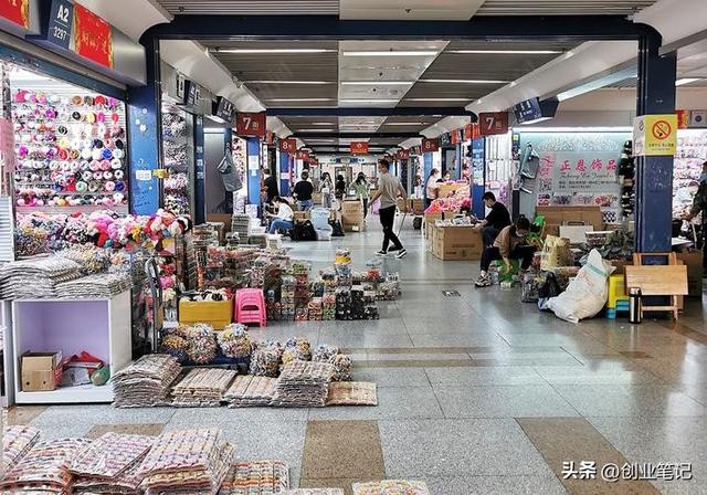 辞掉铁饭碗，义乌亏光积蓄后，他靠15元仪式感套装每个月卖上万