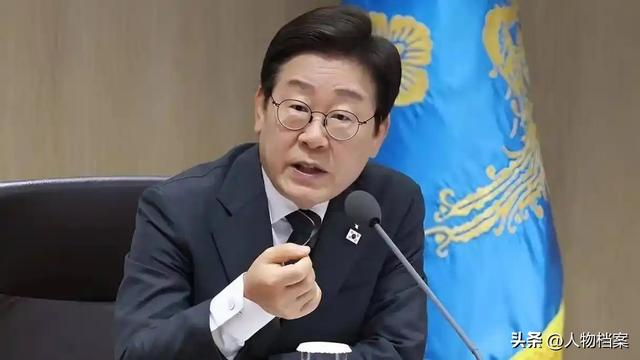 首个拒绝出席阅兵的总统出现？正式通告全球，还好中方留了一手