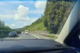 1000公里路程，为何有人宁愿花20小时走国道也不愿10小时走高速？图片