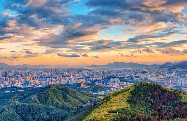 云南唯一的“特大城市”，面积比北京、成都大，人口超过800万