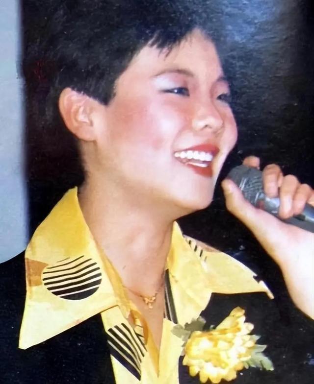 春晚爆红后，她洗完澡从23楼一跃而下，临终时最后喊了声“妈妈”