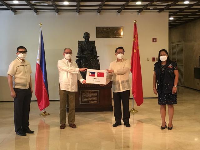 南海危机爆发，菲律宾突然意识到，杜特尔特亲华，原来是在演戏？