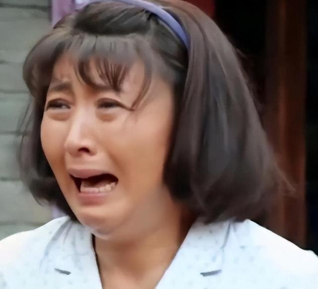 惊动官媒了！闫学晶哭穷风波再升级，终究是为“贪婪”付出了代价