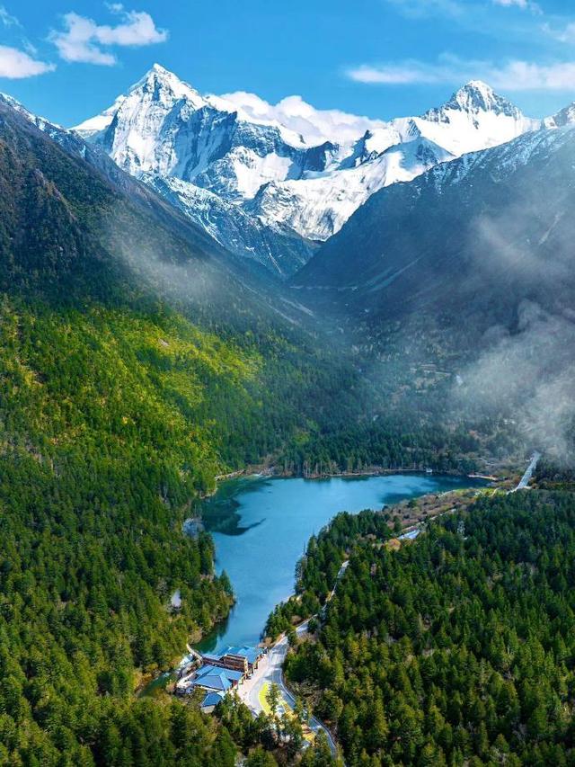 川西小环线：在雪山与圣湖间，重拾灵魂的悸动