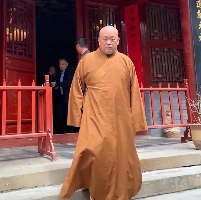 不查不知道一查吓一跳，掌控少林寺38年的释永信，私下到底有多豪