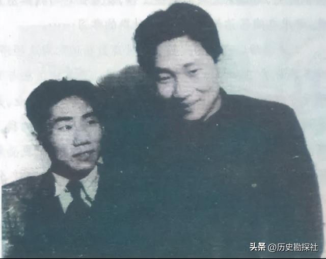 毛岸青81岁生日时的全家福，两个妹妹前来贺寿，儿媳刘滨体贴蹲着