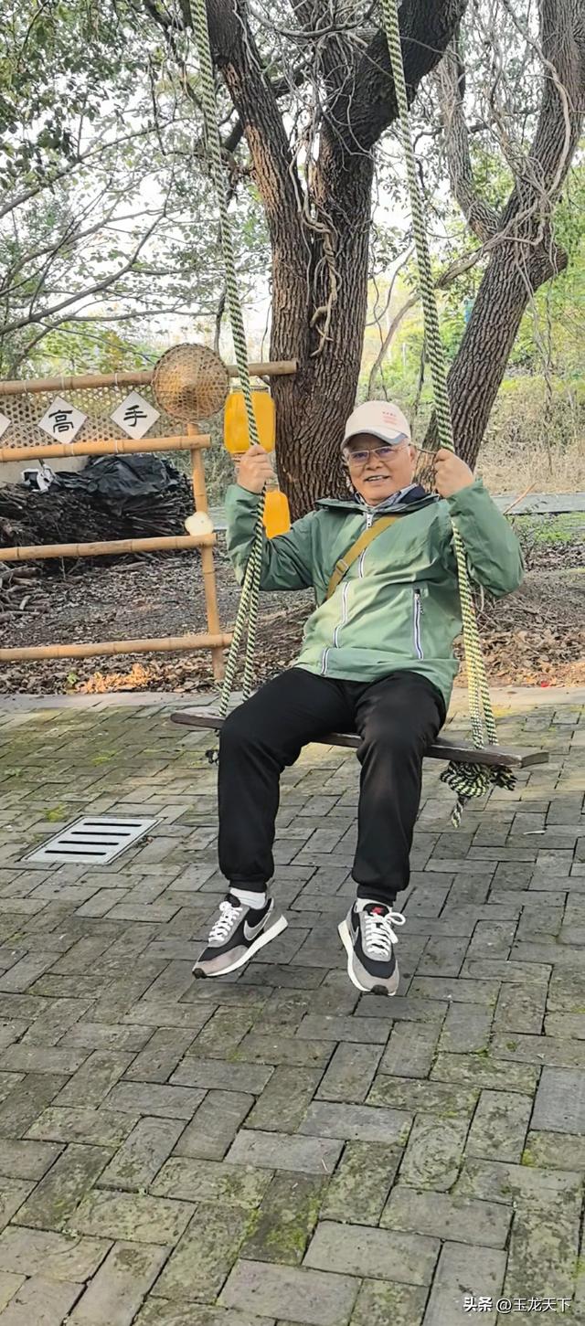 晨光与深呼吸：在同里湿地公园的万步悠然