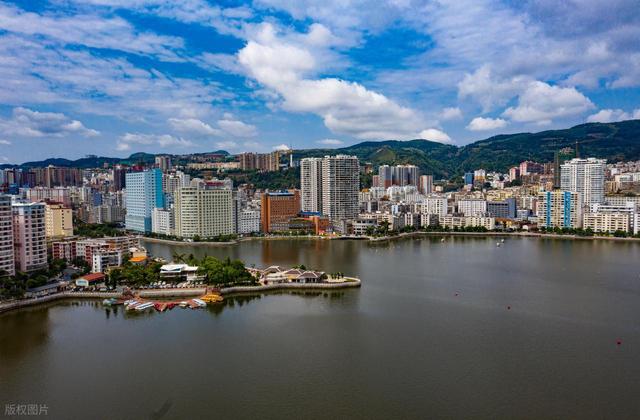 国内最宜居的城市之一，竟然不是厦门大理，而是一座被忽视的小城