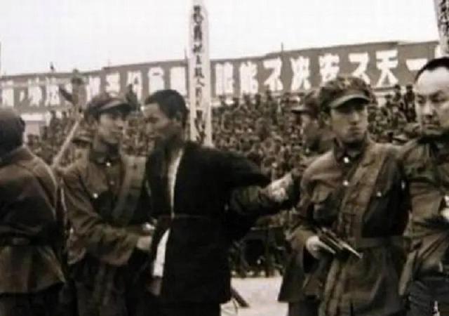 解放后，功德林关了8个黄埔一期生，最终7人特赦	，唯有1人被枪决