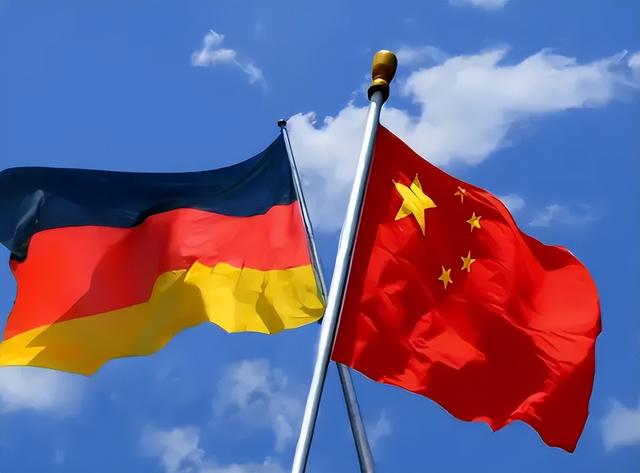 日本话音刚落，又一国介入台海，专机已经离华，要逼中国做3件事