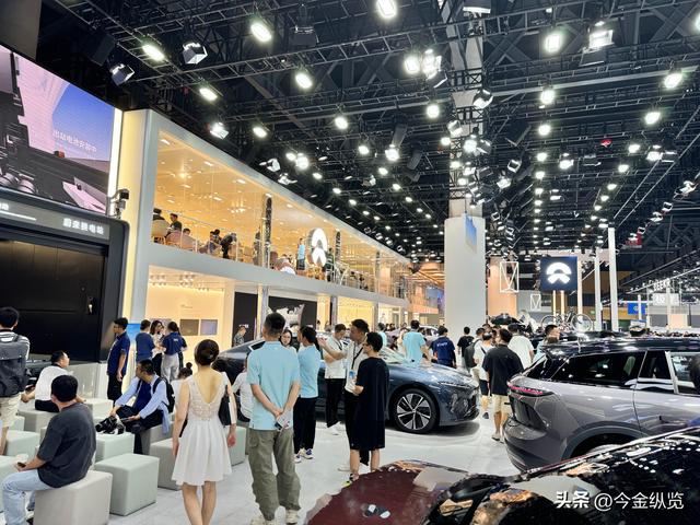 别再喊“烧钱货”！新势力绝地反击，三巨头亮出王牌改写行业格局