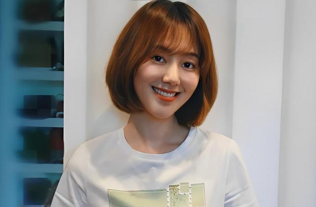 讨好大佬	，陪睡上位，遭央视“开除”，她身上的标签哪个才是真的