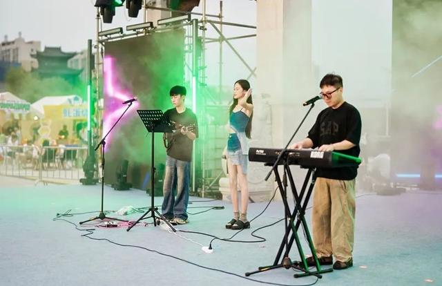 太火爆！富阳不少人全家出动，“大半个朋友圈都在”！