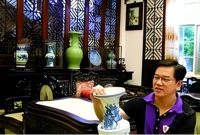 刚出狱就带全家出国潇洒，坐头等舱吃大龙虾，前主持人陈维聪火了
