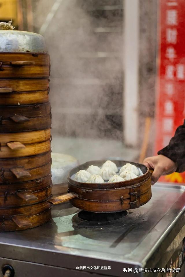 大雪今晚抵汉，有人先玩嗨了！