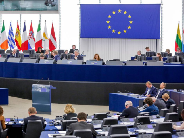 中方没留情面，把变色龙马克龙当靶子，给了欧盟一个血淋淋的教训