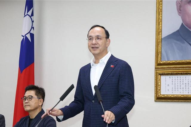 朱立伦故意刁难郑丽文，首创211位党务干部总辞；郑丽文：从没想过参加2028大选，国民党不应内定候选人